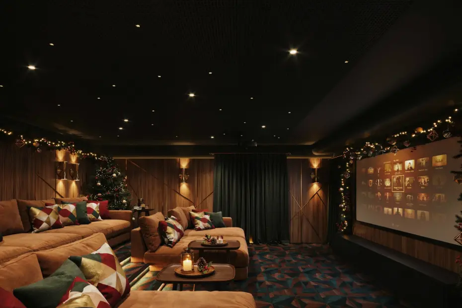 Christmas Decor Ideas for Rustic Contemporary Homes | Private Holiday Home Style