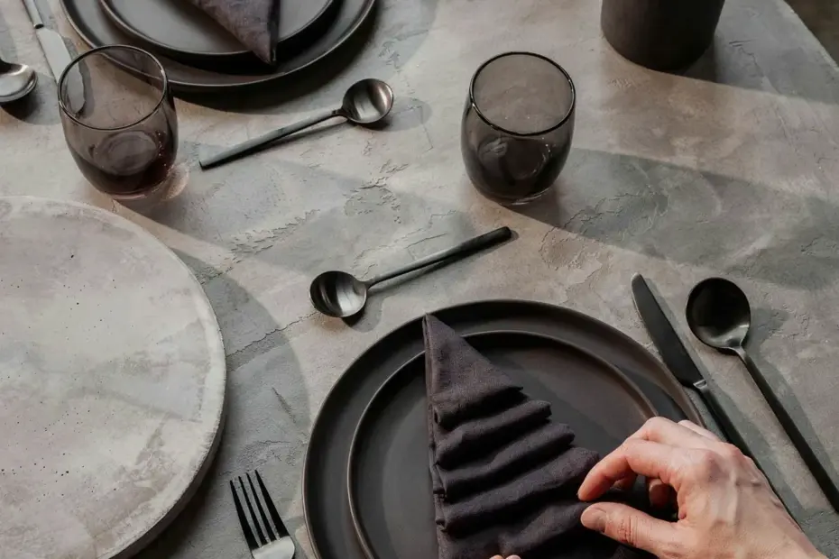 Folded Napkin Christmas Tree: Easy DIY for Your Holiday Tablescape